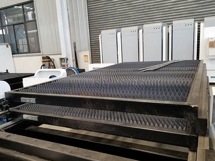 光纖激光切割機(jī)的雙切割工作臺