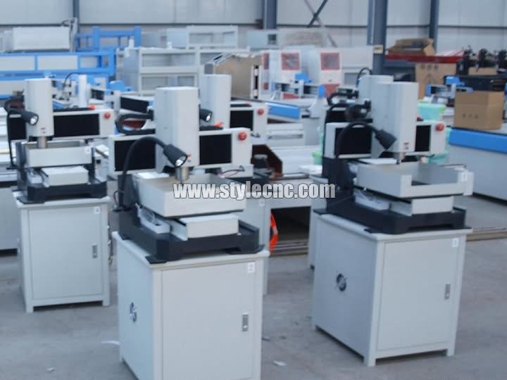 小型數控玉石雕刻機以成本價出售 小型數控玉石雕刻機以成本價出售