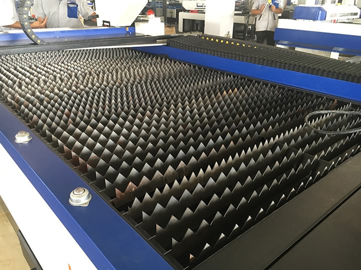 鋸齒狀激光不銹鋼切割工作臺 鋸齒狀激光不銹鋼切割工作臺