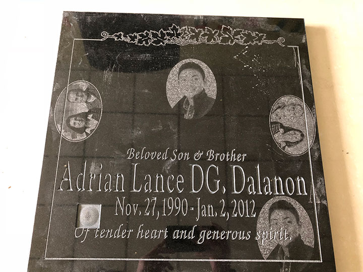 適用于墓碑、紀念石和墓碑項目的多用途石材數控機床 適用于墓碑、紀念石和墓碑項目的多用途石材數控機床