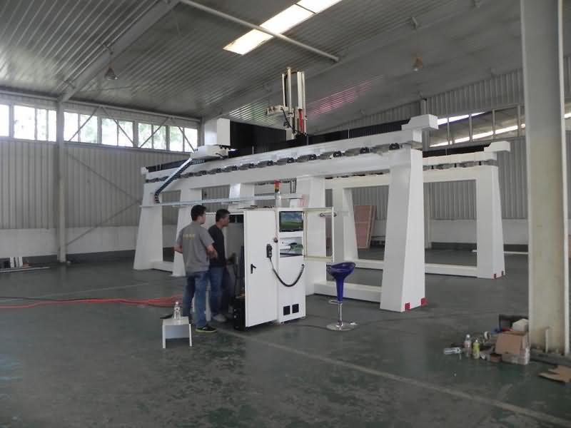 大型龍門式五軸數(shù)控機(jī)床用于 3D 成型