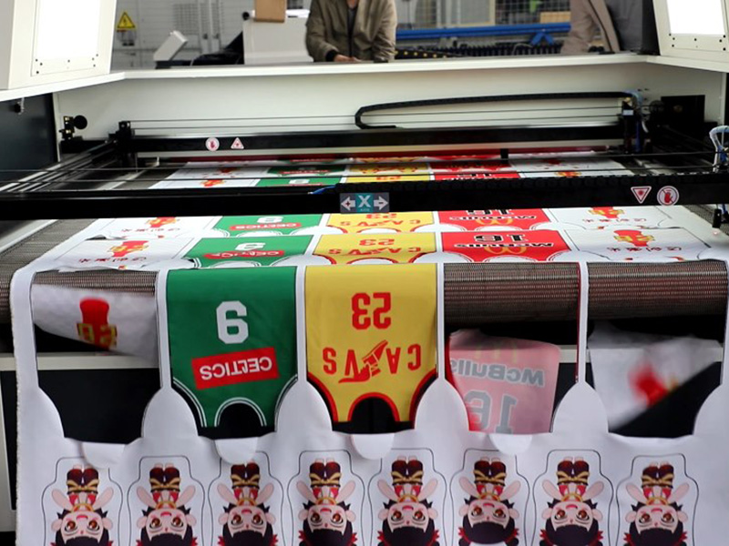 用于汽車內飾項目的激光織物切割機