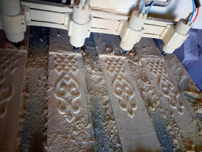 用于木工項目的第四軸數控雕刻機