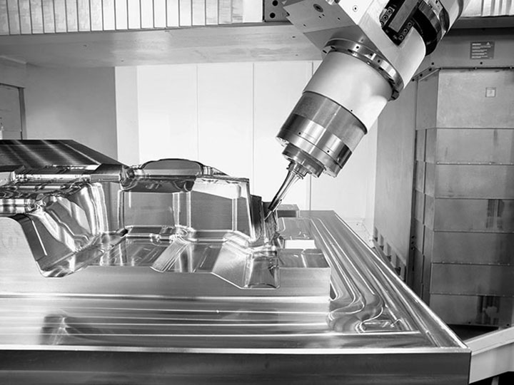 復(fù)雜的機(jī)械零件不再能夠僅由熟練的操作員制造。 復(fù)雜的機(jī)械零件不再能夠僅由熟練的操作員制造。