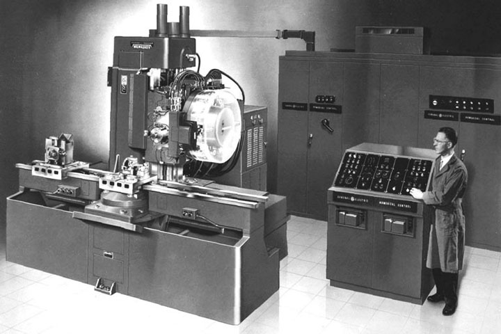 第一臺(tái)數(shù)控木工雕刻機(jī) 第一臺(tái)數(shù)控木工雕刻機(jī)