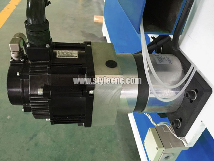 用于家具銑削、切割、鉆孔的 PTP數控雕刻機