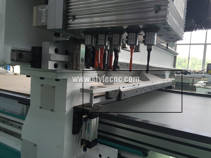 帶自動排版軟件的定制家具數(shù)控雕刻機