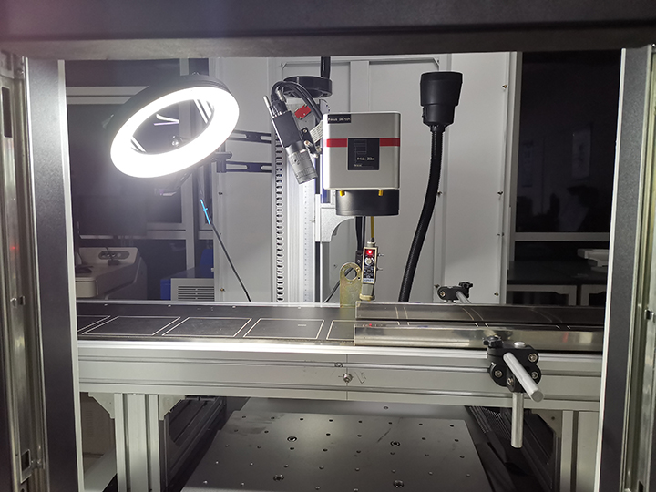 CCD 視覺定位激光打標(biāo)系統(tǒng) CCD 視覺定位激光打標(biāo)系統(tǒng)