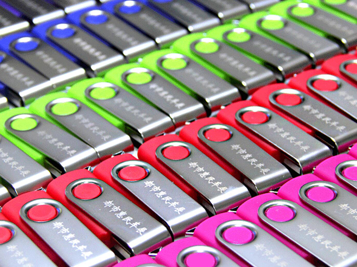 用于金屬標(biāo)牌的光纖激光打標(biāo)機(jī) 用于金屬標(biāo)牌的光纖激光打標(biāo)機(jī)