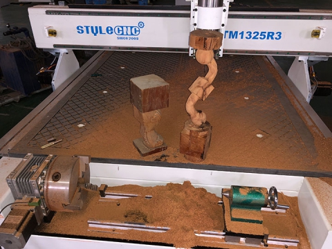 帶旋轉工作臺的四軸數控雕刻機 1325