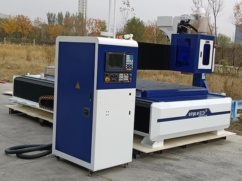 4x8 帶換刀裝置的自動(dòng)換刀數(shù)控木雕機(jī)