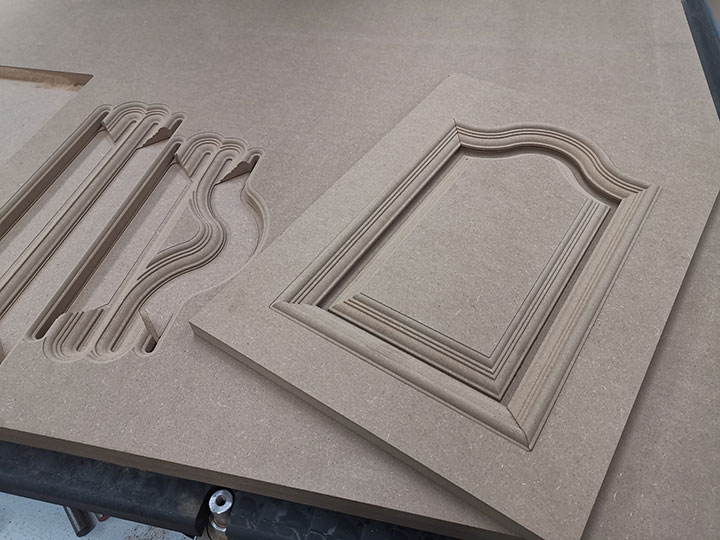 4x8 帶換刀裝置的自動(dòng)換刀數(shù)控木雕機(jī)