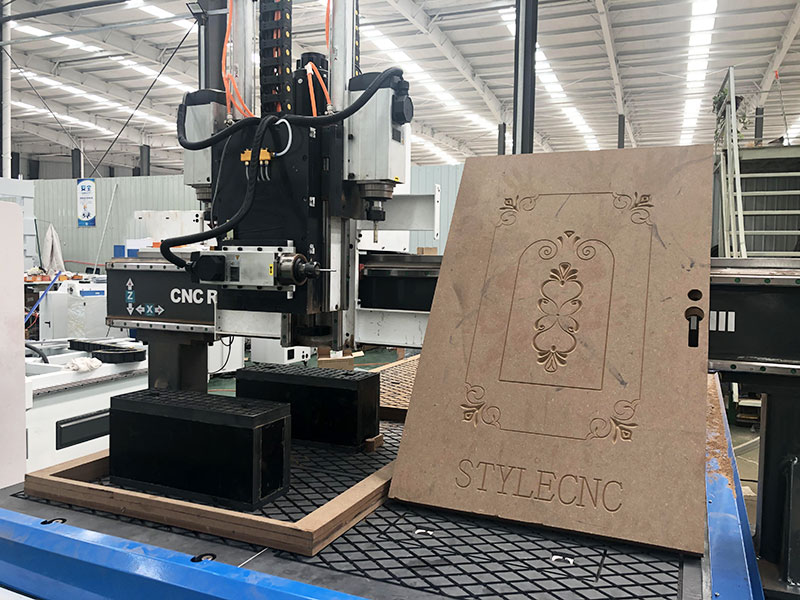 工業 4x8 用于木門制造項目的數控雕刻機機 工業 4x8 用于木門制造項目的數控雕刻機機