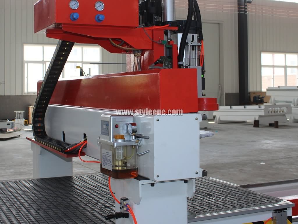 自動注油系統(tǒng) 自動注油系統(tǒng)