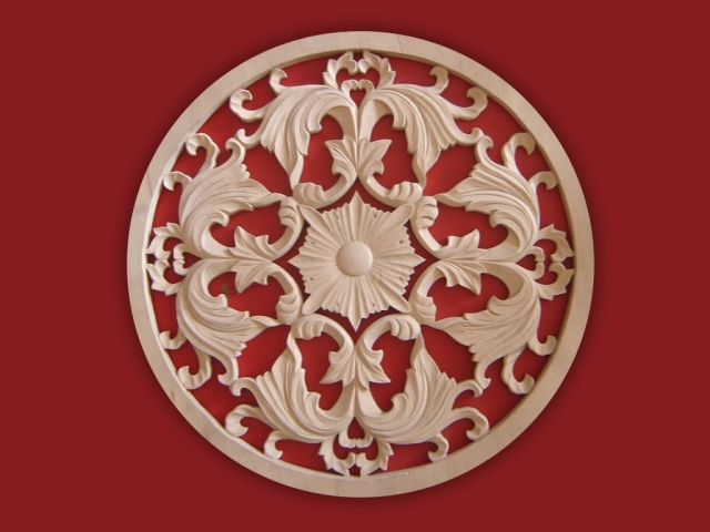 用于木制工藝品空心浮雕的小型數控雕刻機