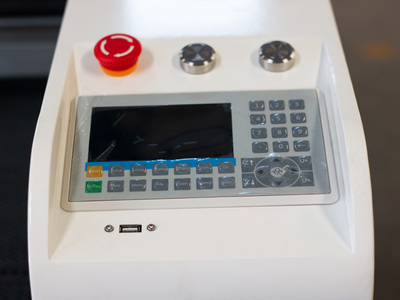 廉價(jià)數(shù)控激光切割系統(tǒng)的瑞達(dá)控制面板 STJ1610