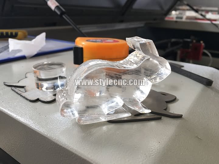 280W 混合激光切割機(jī)切割 25mm 亞克力標(biāo)牌