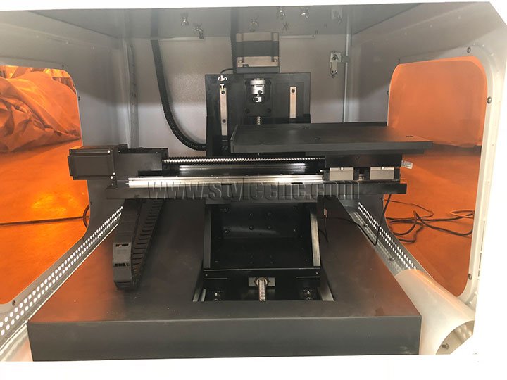 所有軸傳動采用高精度滾珠絲杠， 3D 激光雕刻機