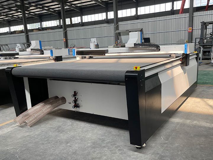 工業(yè)自動(dòng)數(shù)字布料切割機(jī)出售