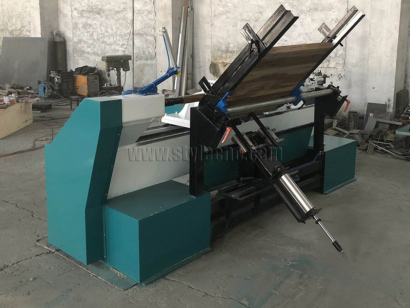 自進(jìn)料數(shù)控木工車(chē)床