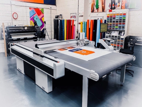 用于印刷、廣告、營銷的數(shù)字平板切割機(jī)