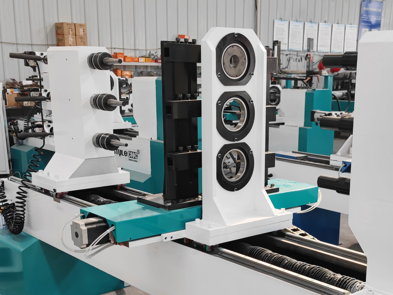 用于仿形車削的多軸數(shù)控木工車床 用于仿形車削的多軸數(shù)控木工車床