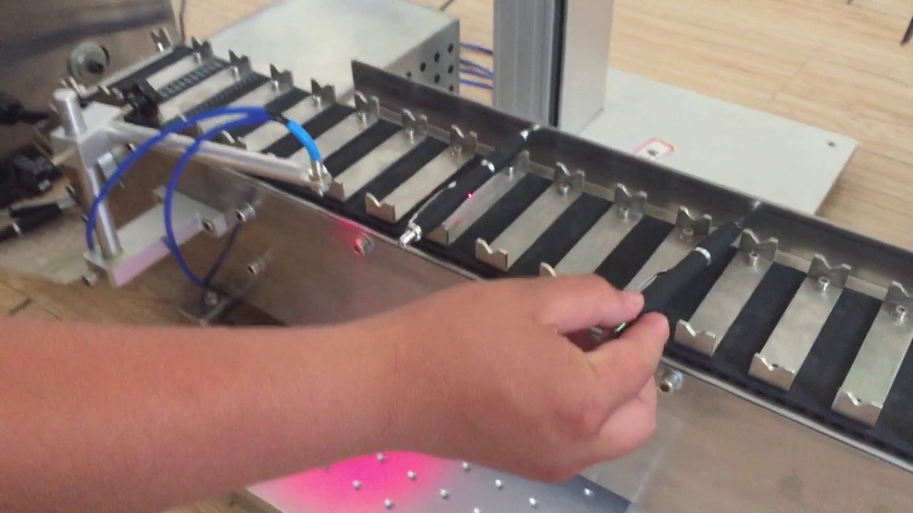 MOPA 激光打標機帶傳送帶,用于筆雕刻 MOPA 激光打標機帶傳送帶,用于筆雕刻