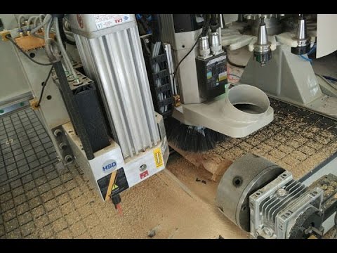 帶自動送料系統(tǒng)的嵌套數(shù)控雕刻機 帶自動送料系統(tǒng)的嵌套數(shù)控雕刻機