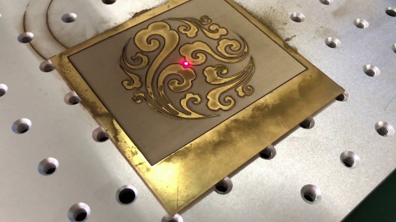 金屬激光雕刻機(jī) 100W IPG光纖激光器 金屬激光雕刻機(jī) 100W IPG光纖激光器