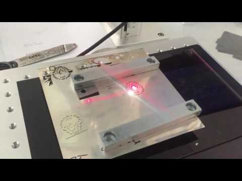 30W 光纖激光打標機 0.5mm 長條切割 30W 光纖激光打標機 0.5mm 長條切割