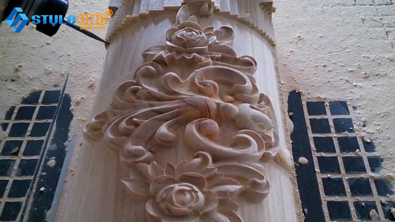 帶自動換刀裝置的四軸自動換刀數(shù)控雕刻刻機(jī)