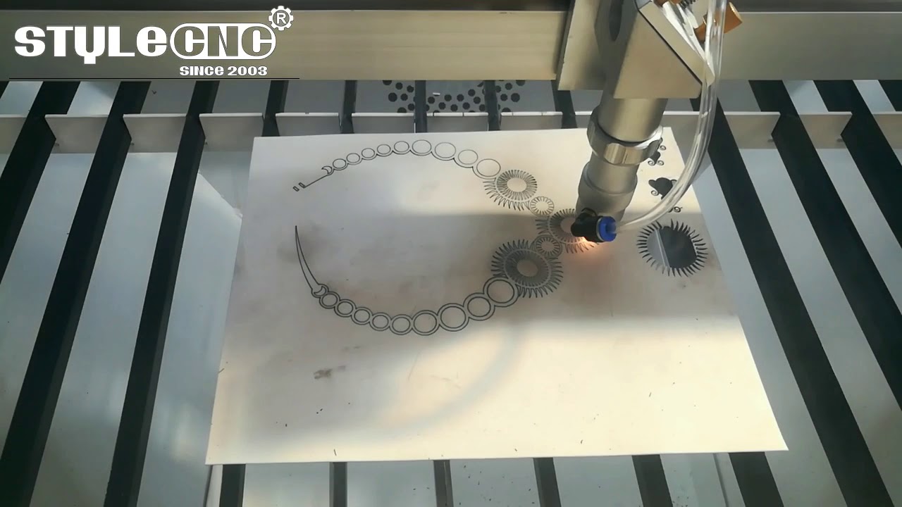 CO2 硅橡膠項鏈和耳環激光切割機 CO2 硅橡膠項鏈和耳環激光切割機